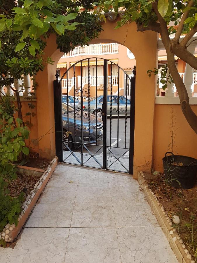 Beachfront Apartment With A Private Garden On The Ground Floor Moncófar Exterior foto